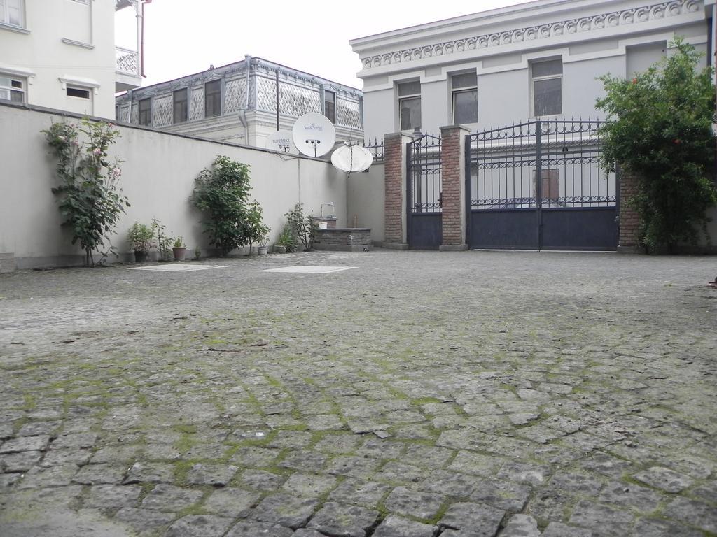 Old Yard Guest House Tiflis Exterior foto