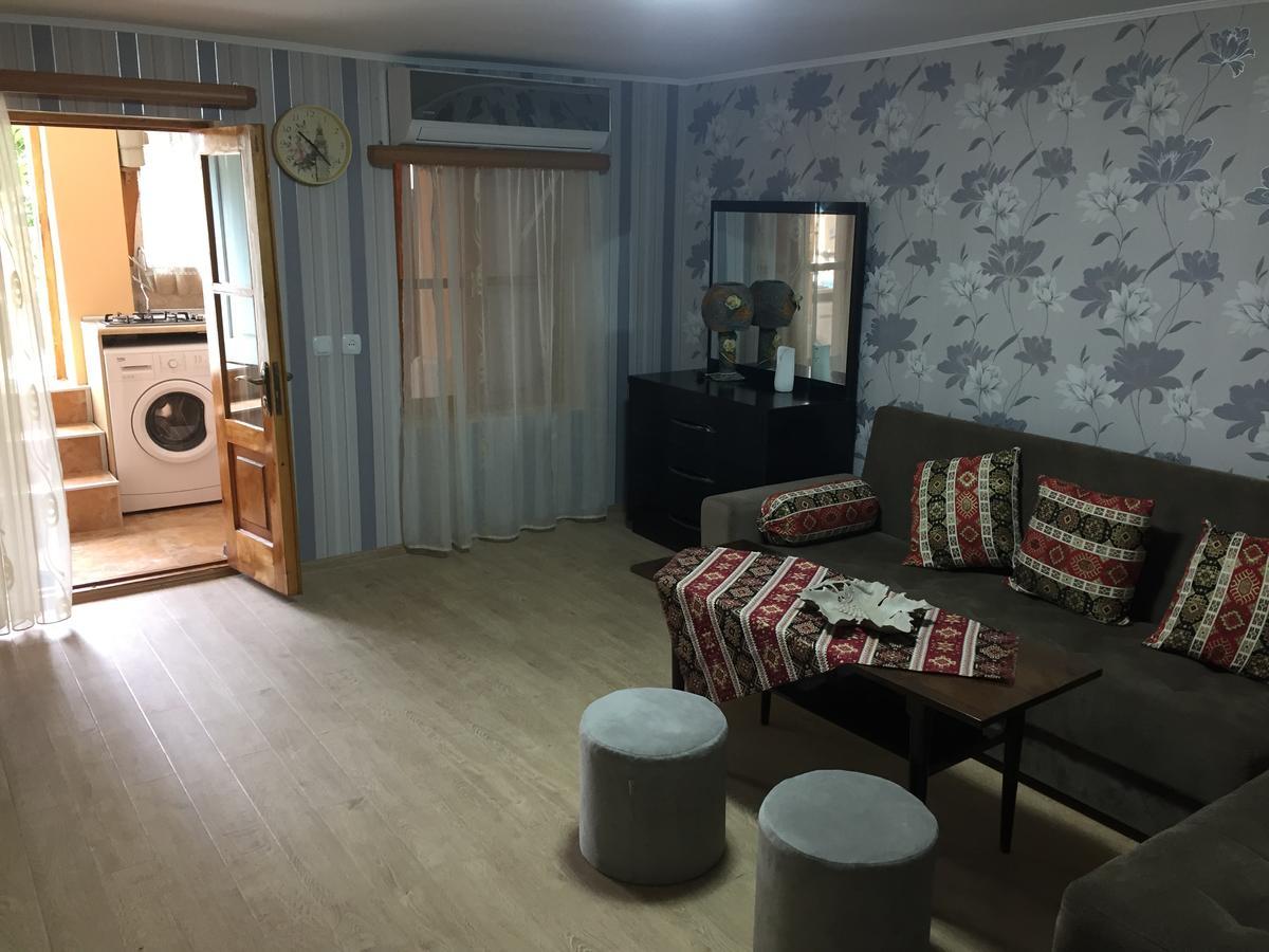 Old Yard Guest House Tiflis Exterior foto